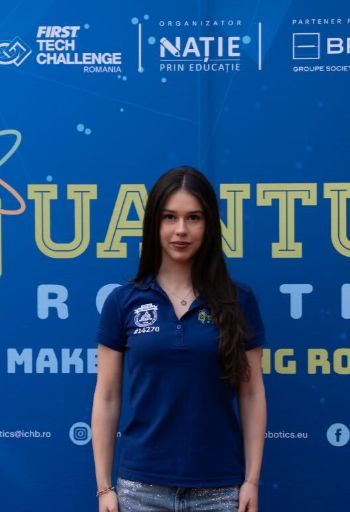 Quantum-Robotics-FTC-FIRST-competiton-team-members-Anca-Onita