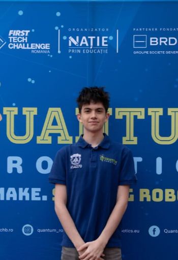 Quantum-Robotics-FTC-FIRST-competiton-team-members-Eric-Stoicescu