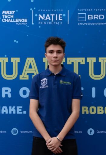 Quantum-Robotics-FTC-FIRST-competiton-team-members-Vlad-Miscoci